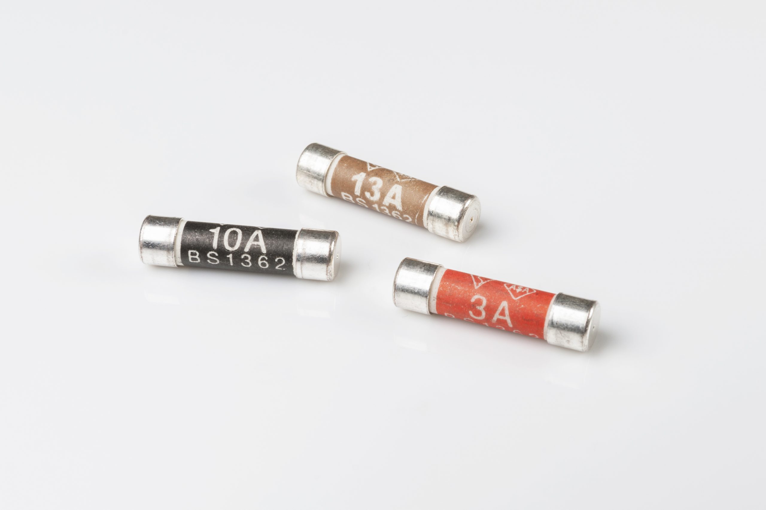 230/240 Plug Top Fuselinks to IEC 60269 3/BS 88 3 and BS 1362